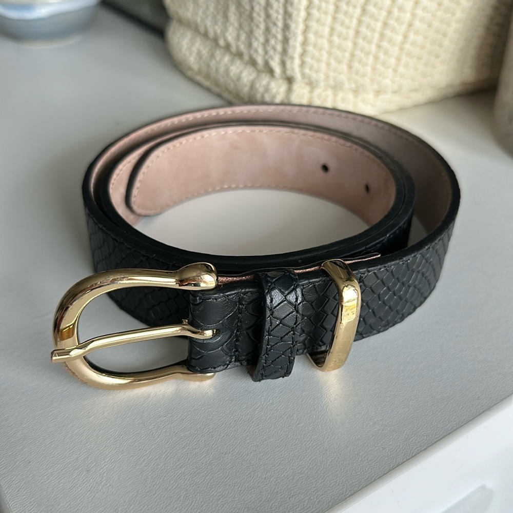& Other Stories black leather belt size small